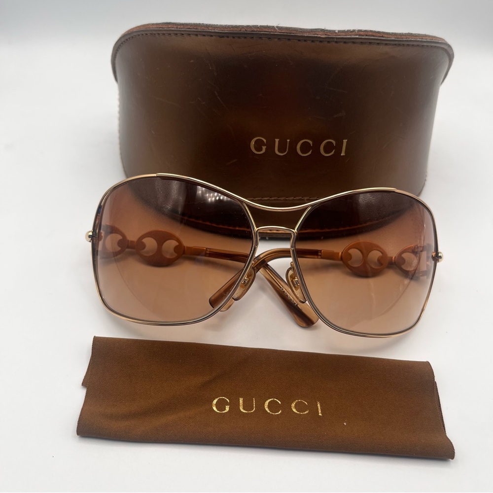 GUCCI OVERSIZED GOLD TONE SUNGLASSES